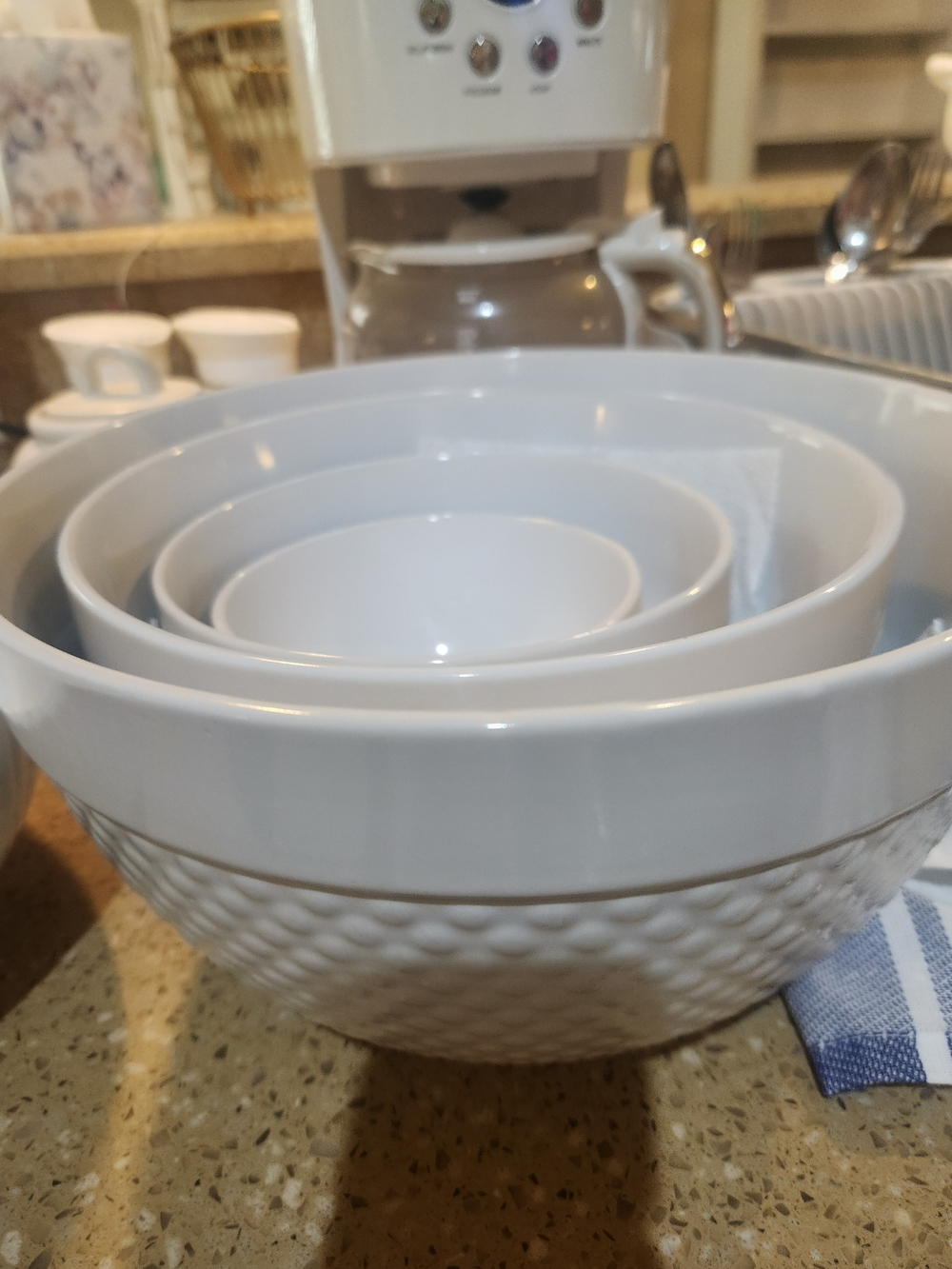 Source Unknown White Nesting Ceramic Bowl Set